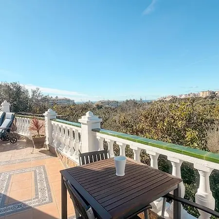 فيلة La Paloma Blanca