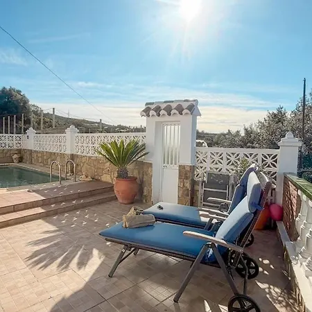 فيلة La Paloma Blanca تورّوكس كوستا